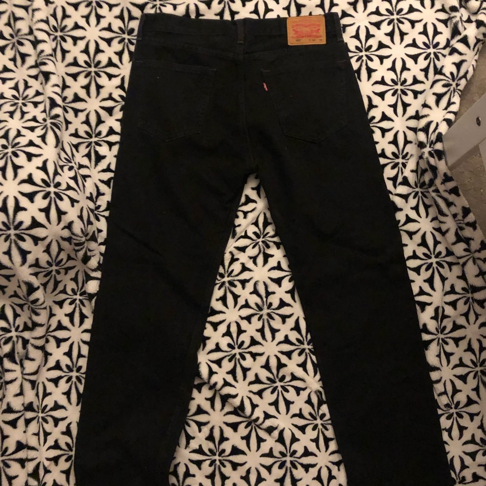 good quality, well taken care of 505 mens Levi jeans!!